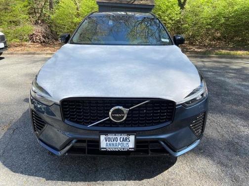 2025 Volvo XC60 Plug-In Hybrid T8 Ultra