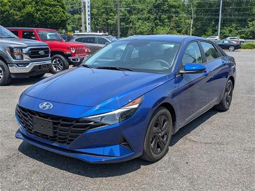 2022 Hyundai ELANTRA SEL