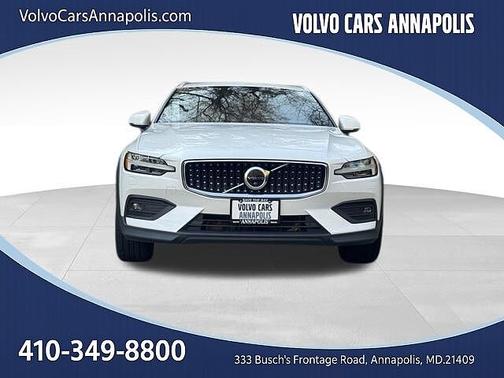 2023 Volvo V60 Cross Country Plus