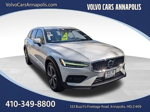 2023 Volvo V60 Cross Country Plus