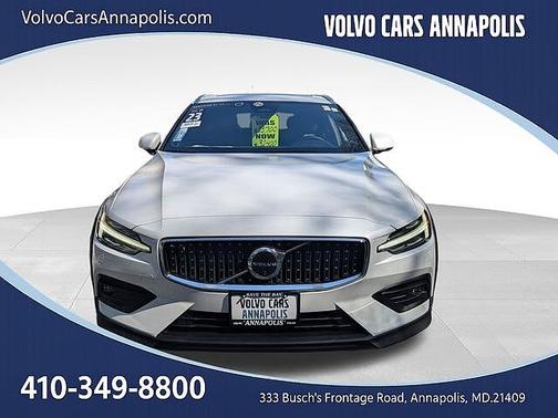 2023 Volvo V60 Cross Country Plus