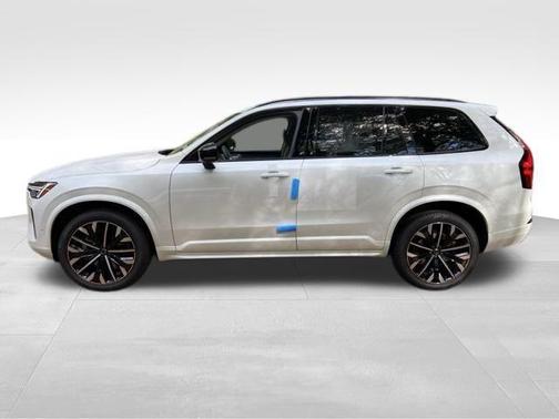 2026 Volvo XC90 B6 Ultra Dark Theme 6-Seater