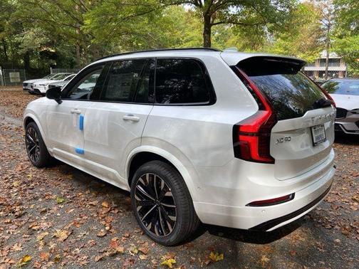 2026 Volvo XC90 B6 Ultra Dark Theme 6-Seater