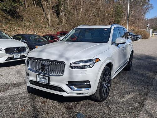 Crystal White 2024 Volvo XC90 Core