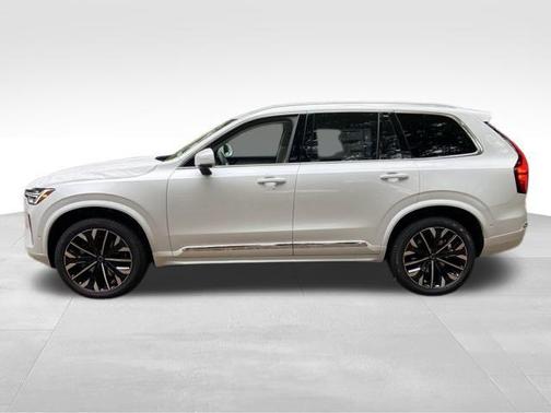 Crystal White Pearl 2026 Volvo XC90 B6 Ultra 7-Seater