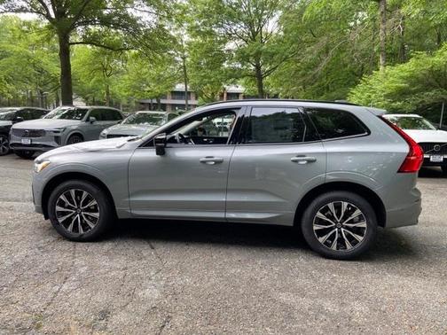 2025 Volvo XC60 B5 Plus