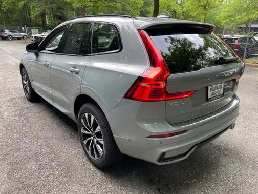 2025 Volvo XC60 B5 Plus