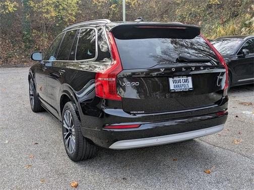 2022 Volvo XC90 T6 Momentum 7 Passenger