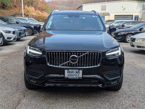 2022 Volvo XC90 T6 Momentum 7 Passenger