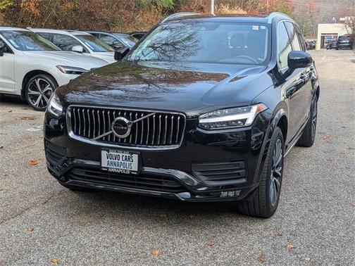 2022 Volvo XC90 T6 Momentum 7 Passenger
