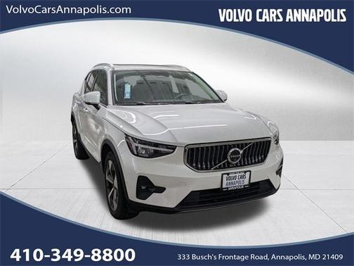 2025 Volvo XC40 B5 Plus Bright Theme