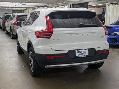 2025 Volvo XC40 B5 Plus Bright Theme