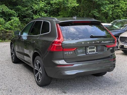 2022 Volvo XC60 B5 Momentum
