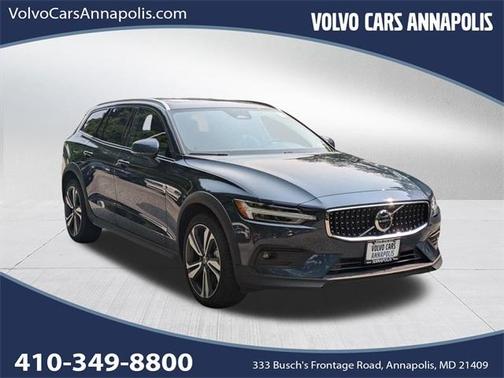 2024 Volvo V60 Cross Country B5 Plus