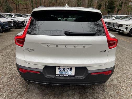 2026 Volvo XC40 B5 Plus