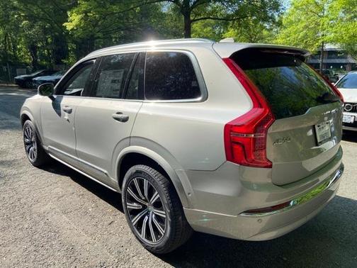 2025 Volvo XC90 B6 Plus 7-Seater