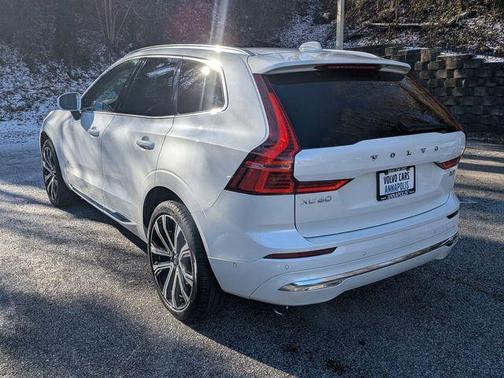 2023 Volvo XC60 B5 Ultimate Bright Theme
