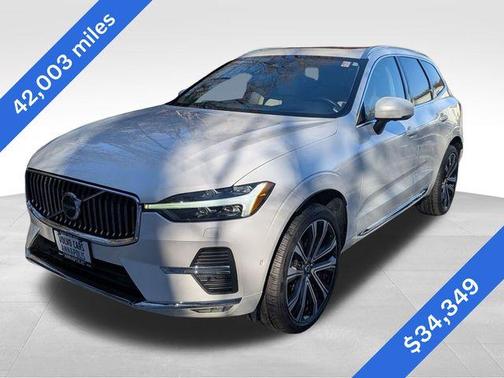 2023 Volvo XC60 B5 Ultimate Bright Theme
