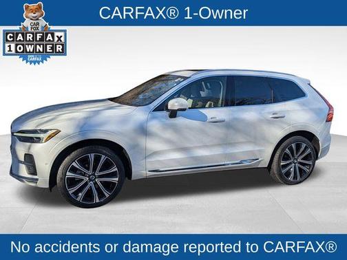 2023 Volvo XC60 B5 Ultimate Bright Theme