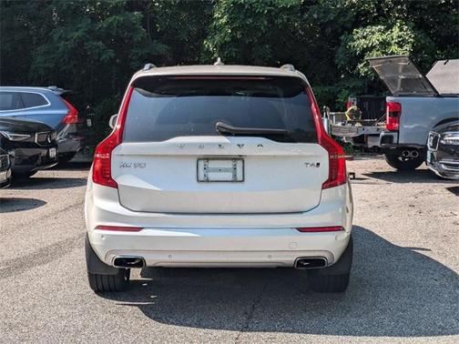 2021 Volvo XC90 T6 Momentum 7 Passenger