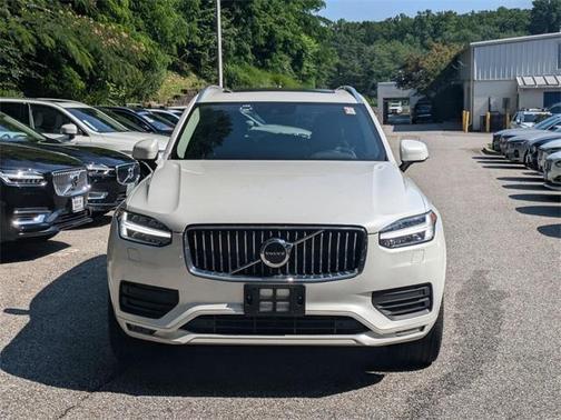 2021 Volvo XC90 T6 Momentum 7 Passenger