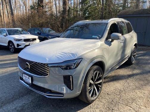 2025 Volvo XC90 Plug-In Hybrid T8 Core 7-Seater