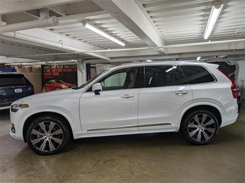 2022 Volvo XC90 T6 Inscription 7 Passenger