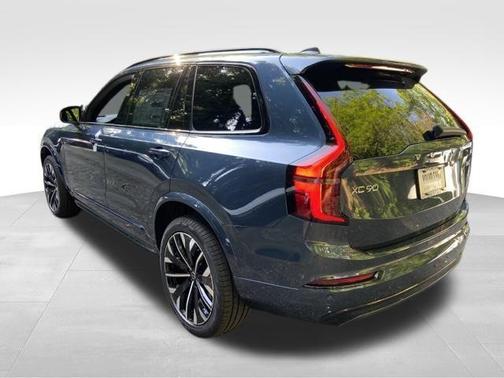 2026 Volvo XC90 B6 Ultra Dark Theme 7-Seater