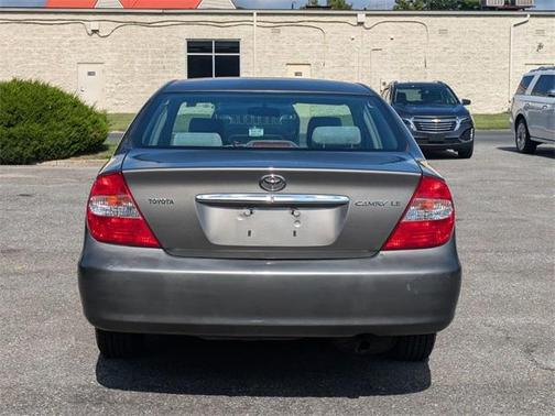 2004 Toyota Camry LE