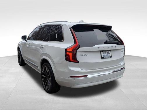 2025 Volvo XC90 Plug-In Hybrid T8 Ultra 7-Seater
