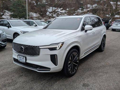 2025 Volvo XC90 Plug-In Hybrid T8 Ultra 7-Seater