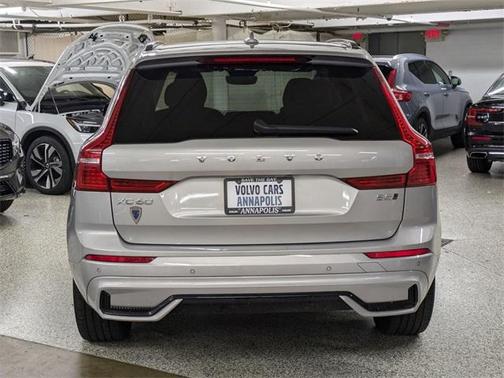 2023 Volvo XC60 B5 Plus Dark Theme
