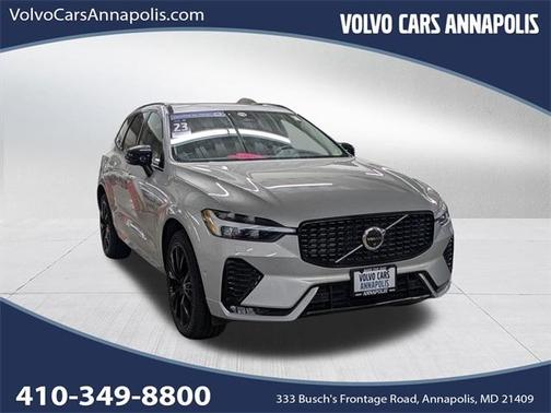 2023 Volvo XC60 B5 Plus Dark Theme