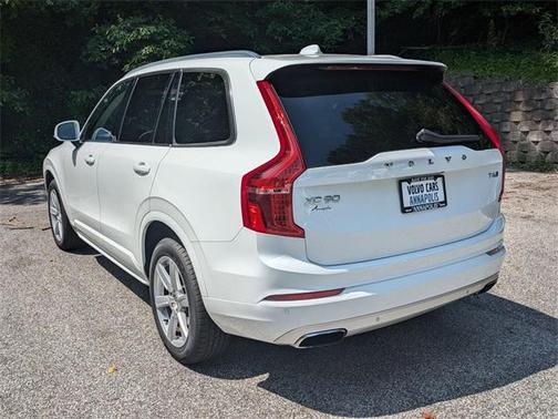 2021 Volvo XC90 T6 Momentum 7 Passenger