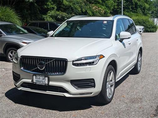2021 Volvo XC90 T6 Momentum 7 Passenger