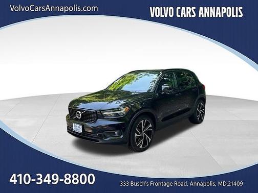 Onyx Black 2022 Volvo XC40 R-Design