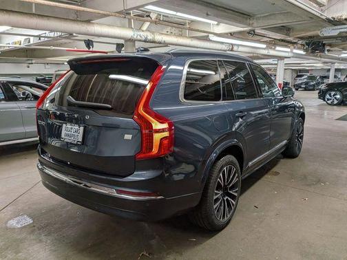 2023 Volvo XC90 Recharge Plug-In Hybrid T8 Plus Bright Theme 7 Passenger