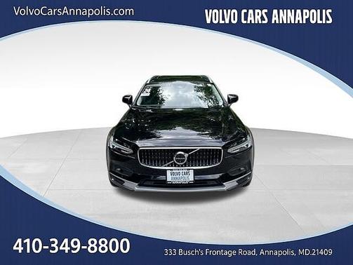 Onyx Black 2024 Volvo V90 Cross Country Plus