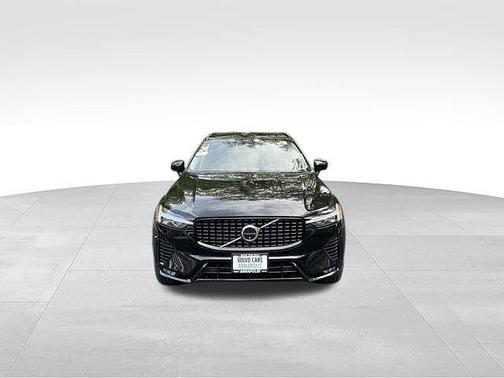 Onyx Black 2024 Volvo XC60 Plus