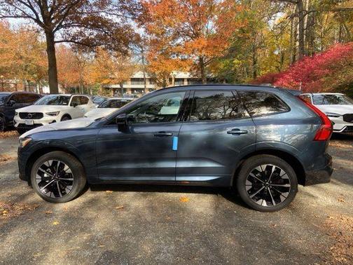 2026 Volvo XC60 B5 Plus