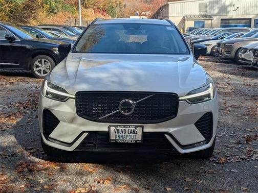 2024 Volvo XC60 B5 Ultimate Dark Theme