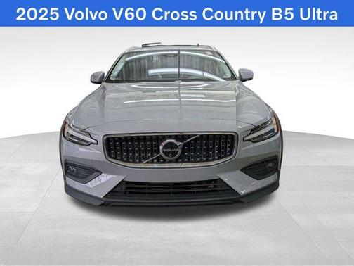 2025 Volvo V60 Cross Country B5 Ultra