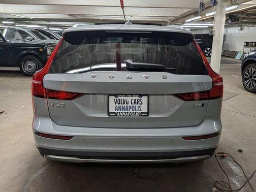 2025 Volvo V60 Cross Country B5 Ultra
