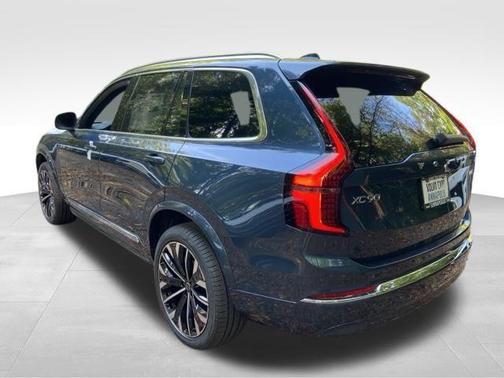 2026 Volvo XC90 B5 Plus 7-Seater