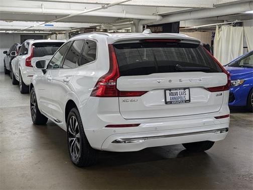 2023 Volvo XC60 B5 Plus Bright Theme