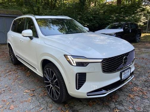2025 Volvo XC90 B6 Ultra