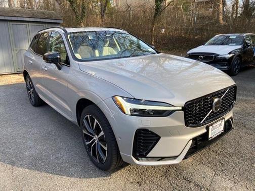 2025 Volvo XC60 B5 Plus