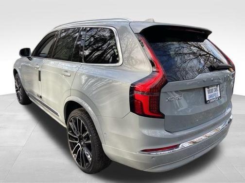 2026 Volvo XC90 B6 Plus 7-Seater