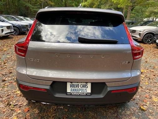 2026 Volvo XC40 B5 Plus