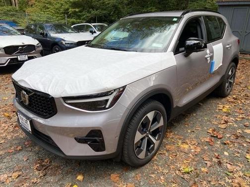 2026 Volvo XC40 B5 Plus